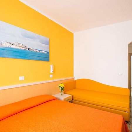 Le Bouganville Vieste Bagian luar foto